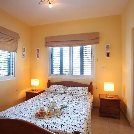Renting A With Large Private Pool 83