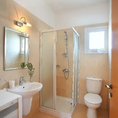 Villa Renting A With Large Private Pool 83 *