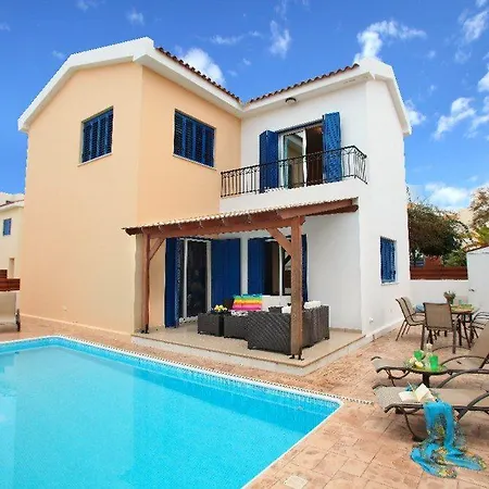 Villa Renting A With Large Private Pool 83