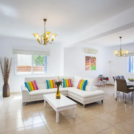 Villa Renting A With Large Private Pool 83 *